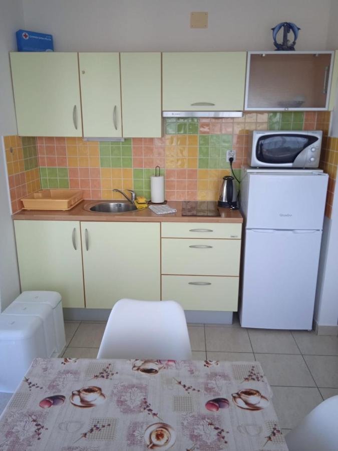 Apartment Luka With Balcony, Sea View And Free Parking Šibenik Kültér fotó